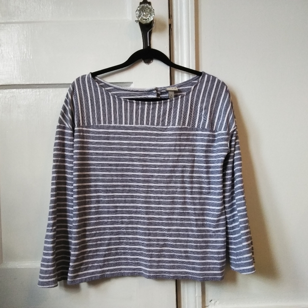 Boatneck bell sleeved top